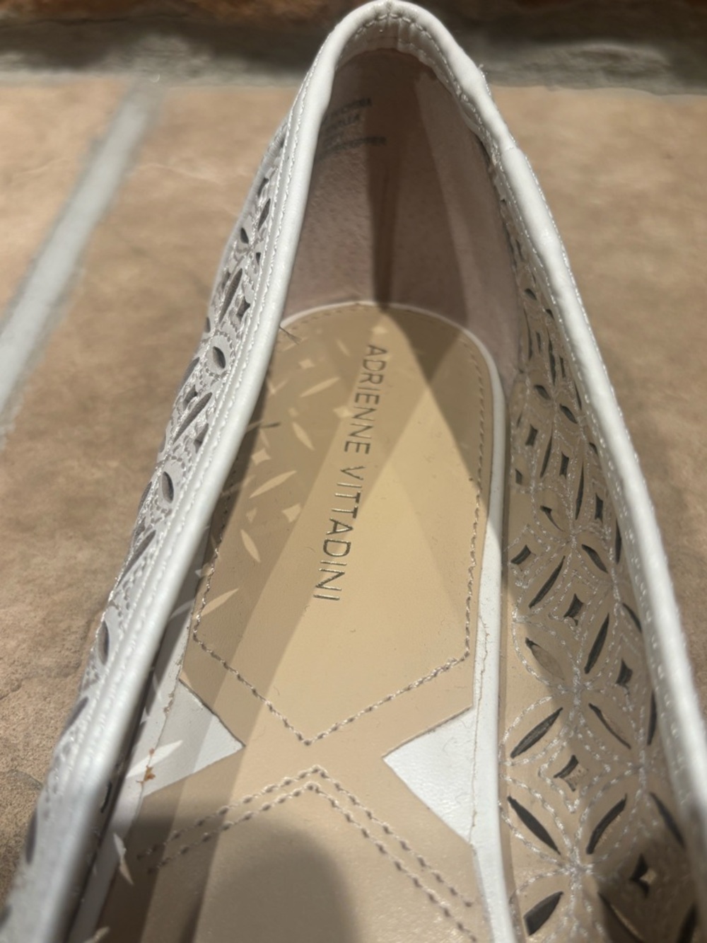 NWOT Adrienne Vittadini White Laser-Cut Pointed Toe Flats - Picture 6 of 9